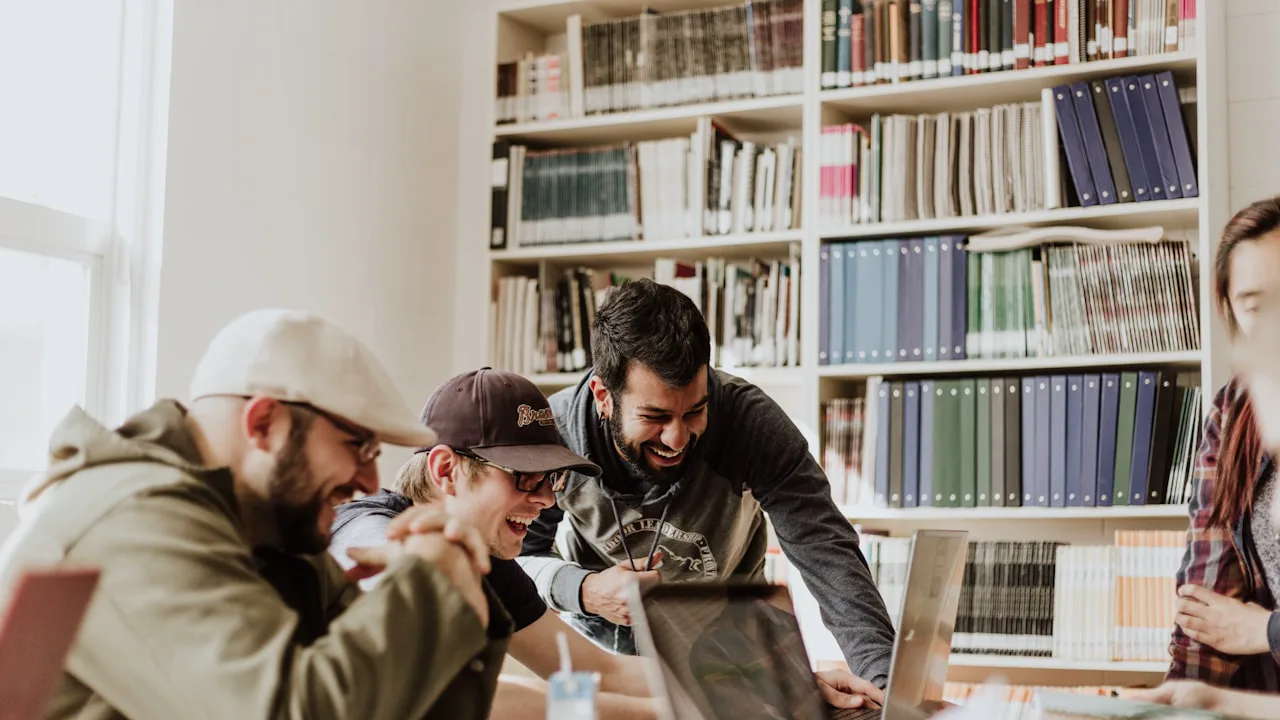 Jeunes créateurs et professionnels du spectacle réunis en atelier de formation collaborative S.A.A.P.A.S.